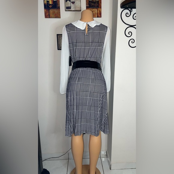NWT CHECKERED LONG SLEEVE DRESS SIZE S.M - Picture 5 of 15